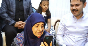Başkan Erdoğan, Depremzede Aileyi Telefonla Arayarak Görüştü