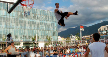 All Star Basket Şovuna Dahil Olan Amca 