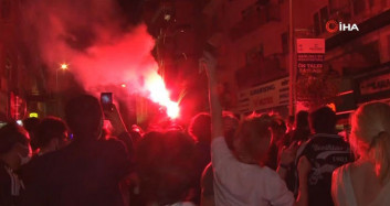 Beşiktaş Şampiyonluk Coşkusunu Çarşı'da Kutladı