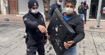 Beyoğlu’nda Çalıntı Televizyon ile Polise Yakalandı