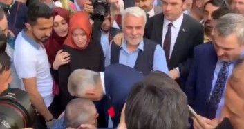 AK Parti İstanbul Adayı Binali Yıldırım'a Vatandaşlardan Sevgi Seli