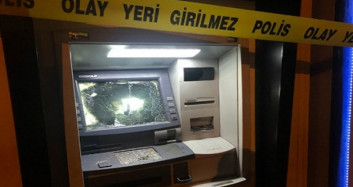 Bursa'da ATM'ye Çekiçli Saldırı