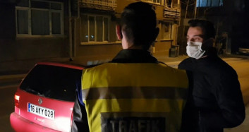 Bursa'daki Otomobilden Çıkan Ses, Polisi Şaşkına Çevirdi