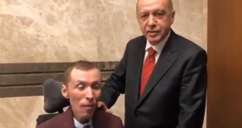 Cumhurbaşkanı Erdoğan DMD Hastasıyla Videosunu Paylaştı	