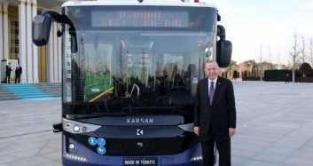 Cumhurbaşkanı Erdoğan İlk Sürücüsüz Otobüsü Test Etti