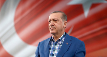 Cumhurbaşkanı Erdoğan Partililerle Birlikte Şakı Söyledi! 'Beraber Yürüdük Biz Bu Yollarda'