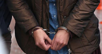 Damdan Sepet Sarkıtarak Uyuşturucu Satışı Yapan Adam Tutuklandı