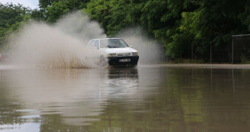 Edirne'de Şiddetli Yağış! Yağmur Sonrası Yollar Sel Oldu