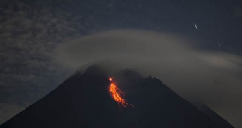 Endonezya'da Merapi Yanardağı'nın Patlama Anları