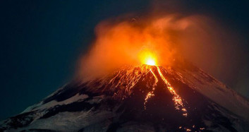 Etna Yanardağı Tekrardan Faaliyete Geçti