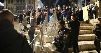 Filistinliler 12 Günlük Mücadeyle Şam Kapısı’ndaki Barikatları Kaldırdı