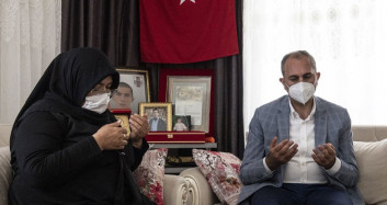 Gaziantep'teki Şehit Ailesi Cumhurbaşkanı Erdoğan'la Telefonda Görüştü