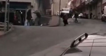 Gaziosmanpaşa'da Dehşet! Kadını Sopayla Dövdü