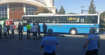 Ankara Mamak'ta Özel Halk Otobüsü Durağa Girdi