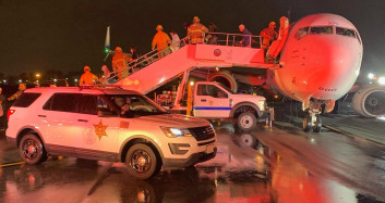 Havada Panik! 177 kişinin bulunduğu uçak acil iniş yaptı