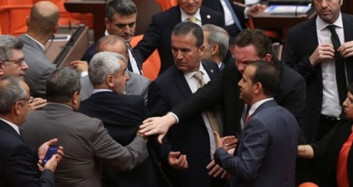 Meclis'te HDP ile MHP Arasında "Terör Sorunu" Tartışması Çıktı