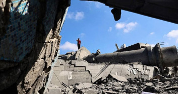 İsrail Gazze’deki Camileri Vurdu