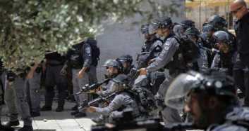 İsrail Polisi Mescid-i Aksa'yı Bastı! 13 Filistinli Gözaltında