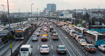 İstanbul'da Bugün Trafik Yoğunluğu Erken Başladı