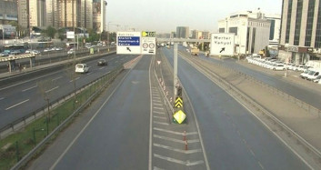 İstanbul’da Haftanın İlk Gününde Yollar Sessizliğe Hakim Oldu