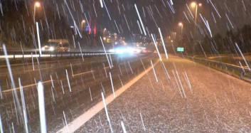 İstanbul'da kar Yağışı Görüntülendi