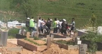 İstanbul’da Mezarlıktaki İşçiler Kavga Etti