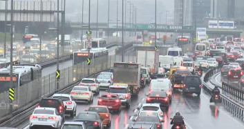 İstanbul'da Yağmur Trafik Akışında Yoğunluğa Neden Oluyor