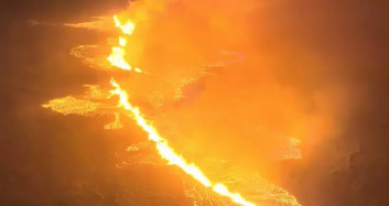 İzlanda'da yanardağ patladı: Uzmanlar gelecekteki tehlikeyi açıkladı