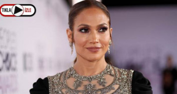 Jennifer Lopez, Amerikan Müzik Ödülleri'ndeki Sahne Şovuyla İzleyiciyi Büyüledi