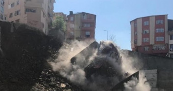 Kağıthane'de 4 Katlı Bina Çöktü