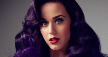 Katy Perry, Yeni Klibinde Hamile Olduğunu Duyurdu