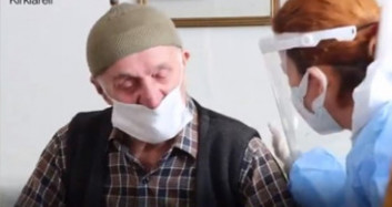 Kırklareli'de Selim Dede Aşı Olurken Gözyaşlarına Boğuldu