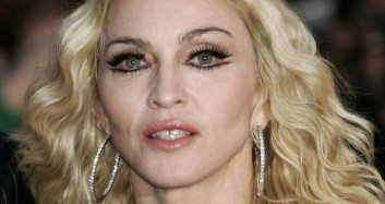 Rusya Eşcinselleri Savunan Madonna’ya 1 Milyon Dolarlık Ceza Kesti