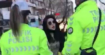 Maske Takmayan Ve Polisin Uyarılarını Dinlemeyen Kadına Ceza Kesildi