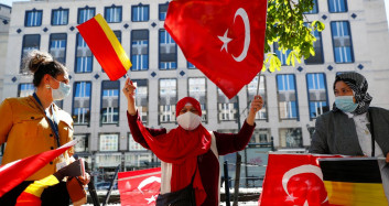 NATO Liderler Zirvesi İçin Brüksel'e Giden Cumhurbaşkanı Erdoğan'a Sevgi Gösterisi