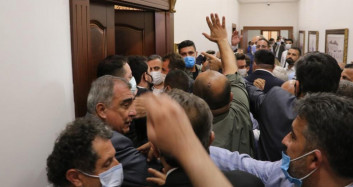 Meral Akşener'in Adana Ziyaretinde CHP'li ve İYİ Partili Milletvekilleri Makam Odasına Alınmadı