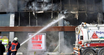 Mersin'de Bir İş Yerinde Yangın: 1 Ölü 5 Yaralı