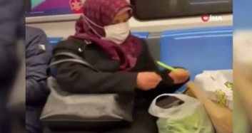 Metroda Fasulye Ayıklayan Teyze Sosyal Medyada Yoğun İlgi Gördü
