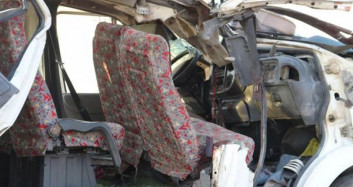 Diyarbakır'da Korkunç Minibüs Kazası: 2 Ölüm