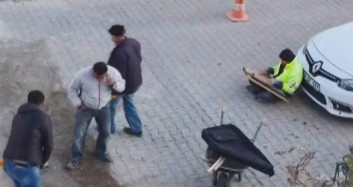 Nevşehir'de Bir İşçi Yol Bakım Çalışmaları Yapan Arkadaşlarına Kanun Çaldı