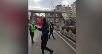 Türk Polis Teşkilatı'ndan Duygulandıran Hareket