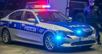 Polonya Polisi Üzerine Yürüyen Saldırganı Vurarak Etkisiz Hale Getirdi