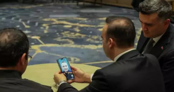 Sanayi ve Teknoloji Bakanı Kacır, Alper Gezeravcı ile görüştü: O anları sosyal medya hesabından paylaştı!