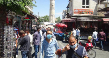 Şanlıurfa’da Vatandaşlar 40 Derece Havaya Dayanamadı