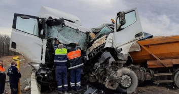 Şile'de Hafriyat Kamyonu İle Tanker Çarpıştı: 2 Yaralı