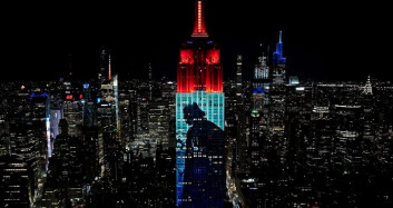 Star Wars’ın karakterleri ışık oyunlarıyla Empire State Binası'na yansıtıldı!