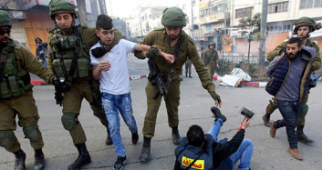 Teravih Namazı Çıkışında İsrail Polisinden Müdahale!