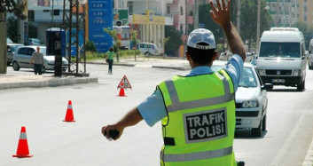 Böyle Trafik Polisi Sadece Türkiye'de Olur
