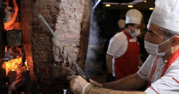 Vatandaşa Döner Diye Tek Tırnaklı Hayvan Eti Yediriyorlar