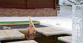 Putin'in Buzlu Suya Girdiği Anlar